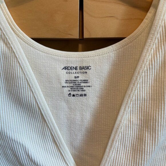 NWOT ARDENE OFF WHITE RIBBED SEAMLESS TANK TOP, SIZE: SMALL - Picture 2 of 3